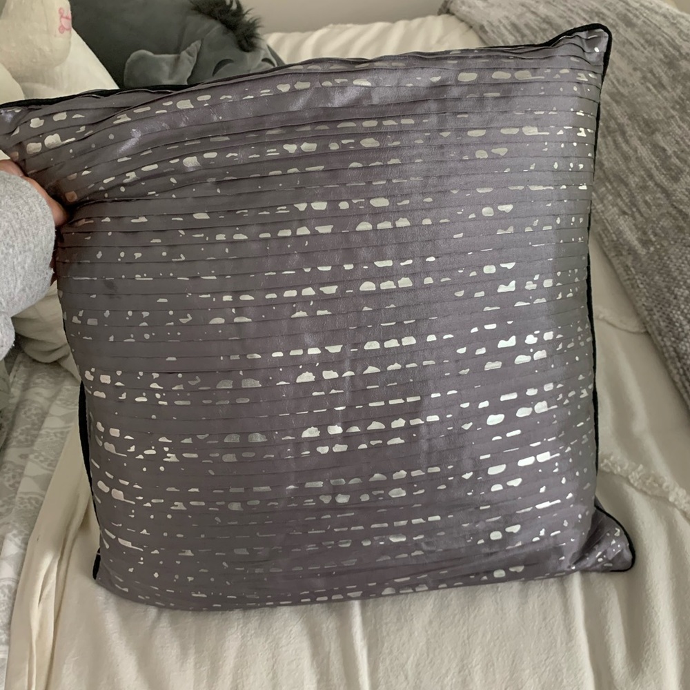 Decorative pillow